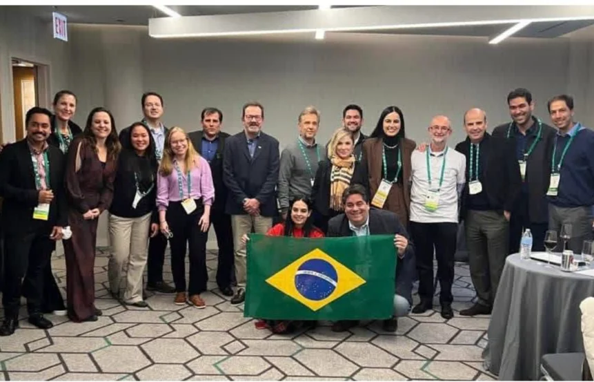 Dr. Schein em atendimento clínico
